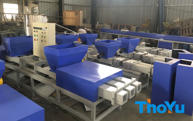 Three-head wood pallet blocks making machine