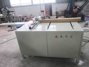 Automatic wood block cutting machine