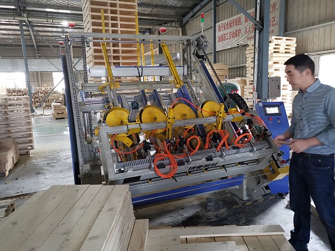 automatic pallet nailing machine